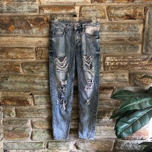Light/Acid Wash Ripped Boyfriend Jeans